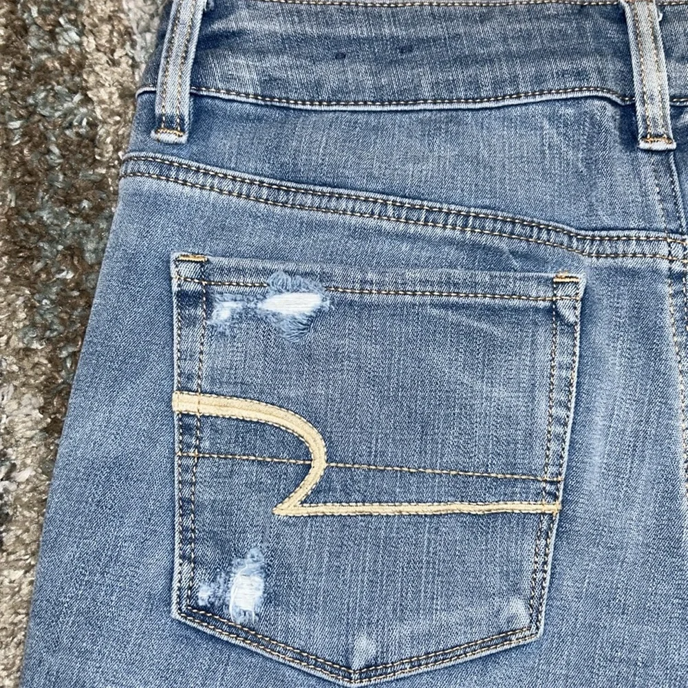 🦅CLOSET CLOSE OUT🦅
American Eagle Hi Rise Shorties
Size 4 - Picture 8 of 8